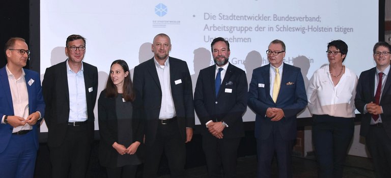 Die Gründerinnen und Gründer des Forums Stadt+Land.SH bei der Gründung am 19.06.2019.